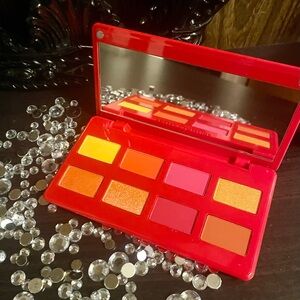 CALIENTE Eyeshadow and Pressed Pigment Pallette